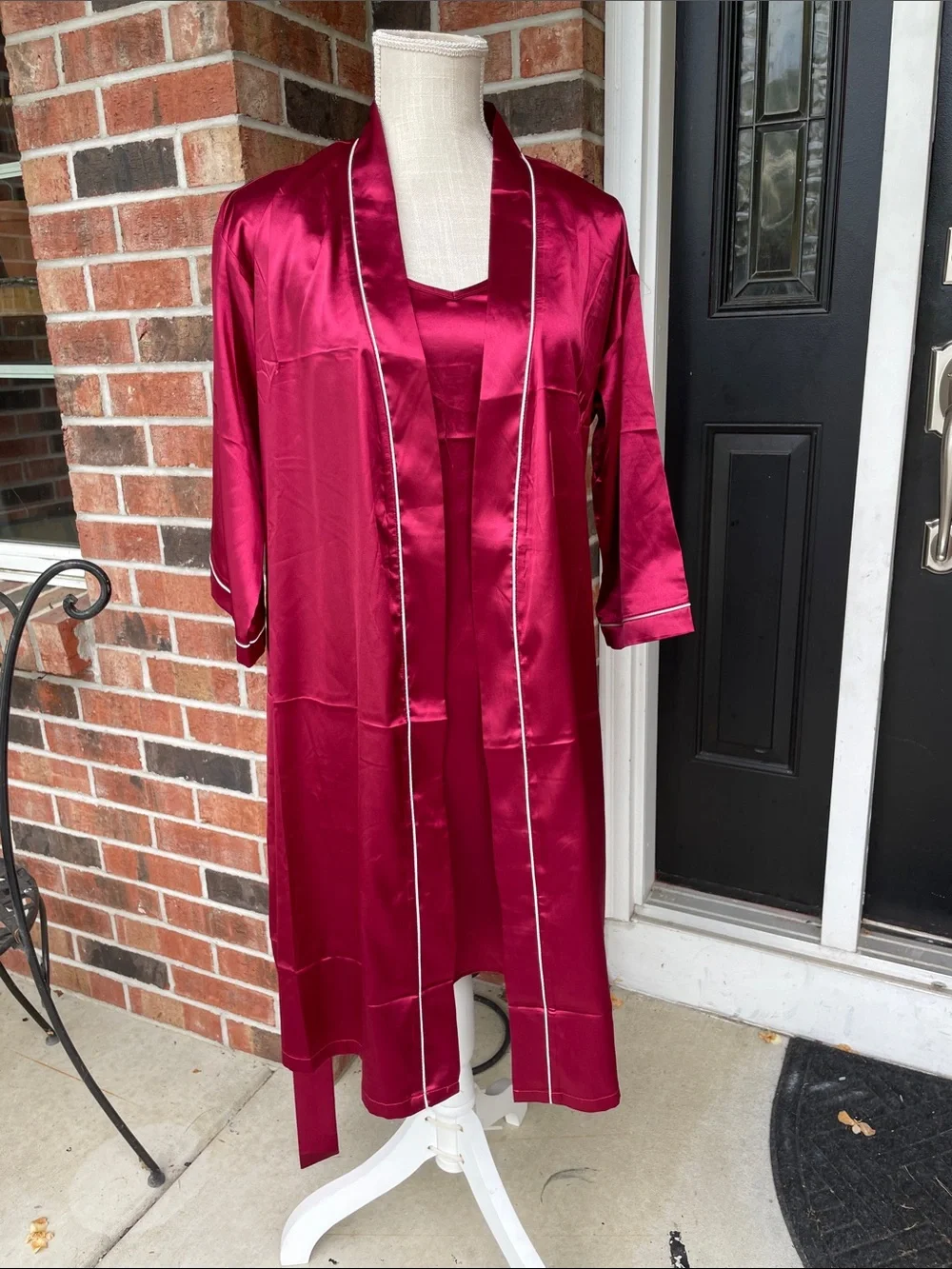 Ekouaer Satan Burgundy with White Piping Pajamas and Robe Set Sz Small